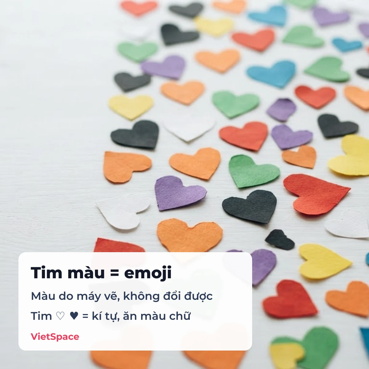 Phân biệt tim màu emoji và kí tự trái tim đơn sắc ăn theo màu chữ