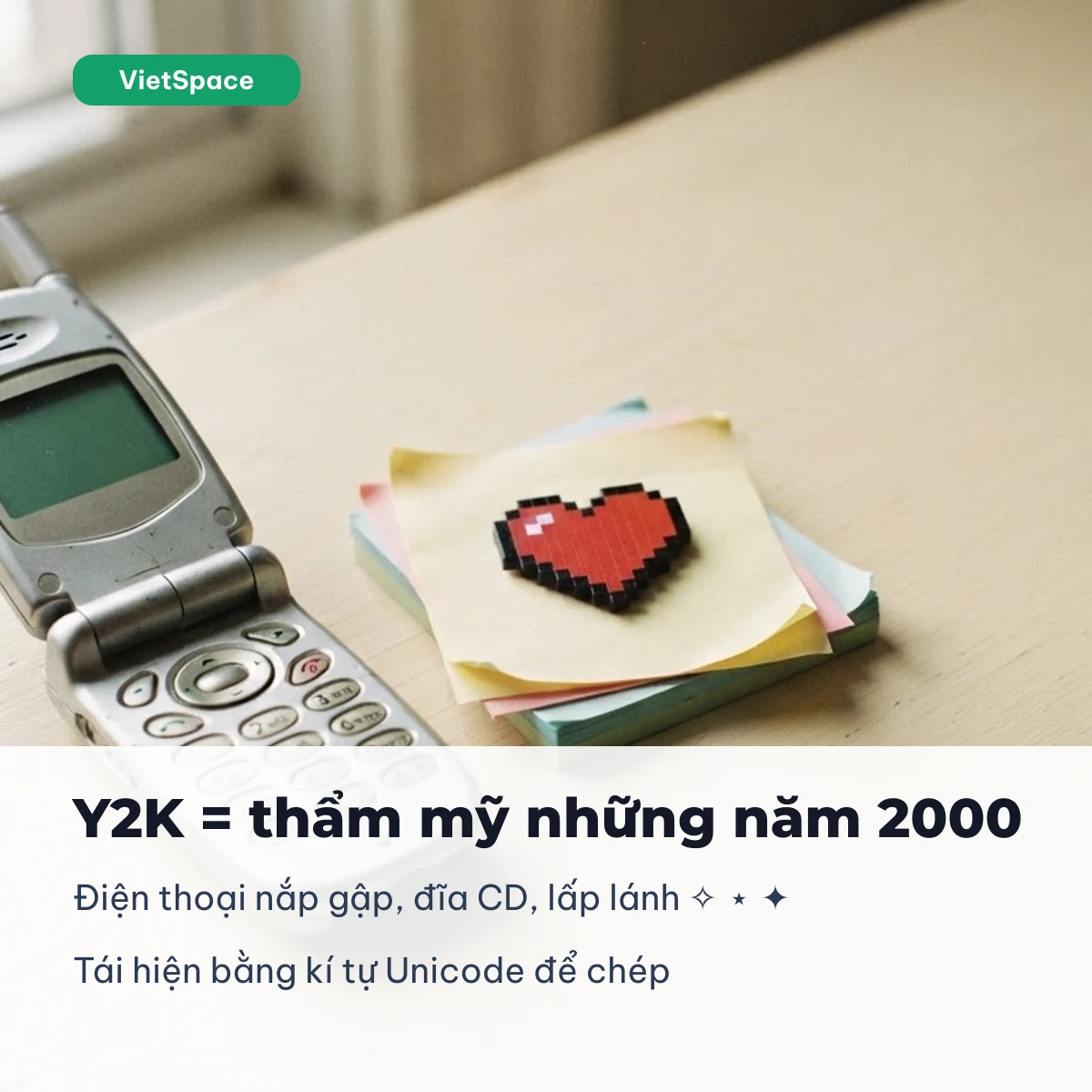 Kí tự Y2K tái hiện thẩm mỹ năm 2000: điện thoại nắp gập, đĩa CD, lấp lánh
